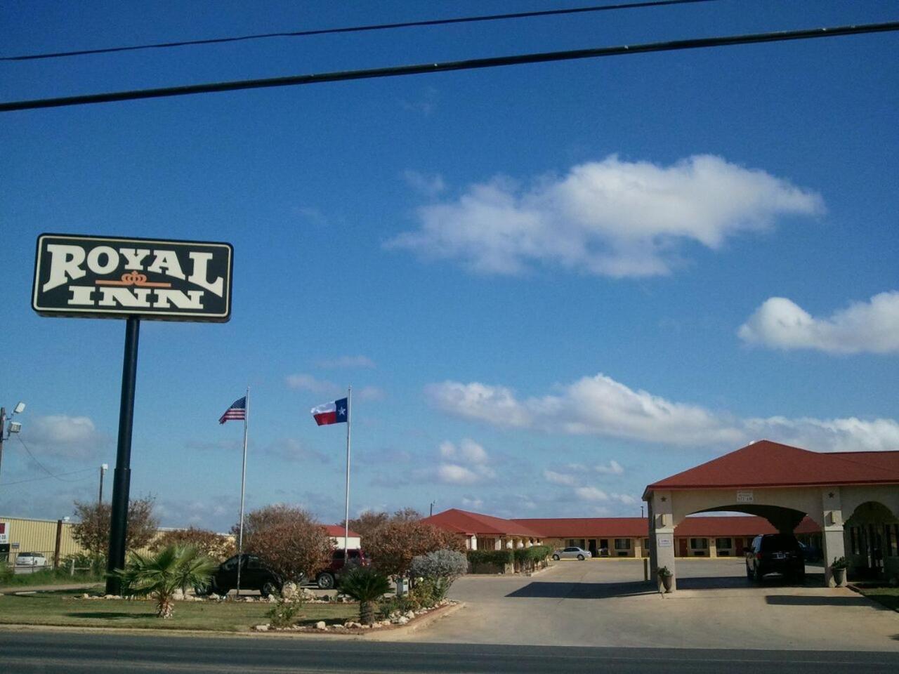 Royal Inn Pearsall ภายนอก รูปภาพ