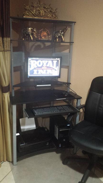 Royal Inn Pearsall ภายนอก รูปภาพ