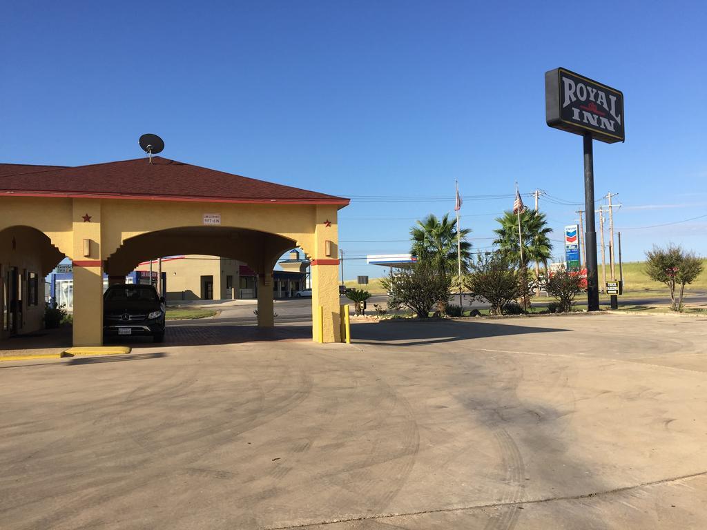 Royal Inn Pearsall ภายนอก รูปภาพ