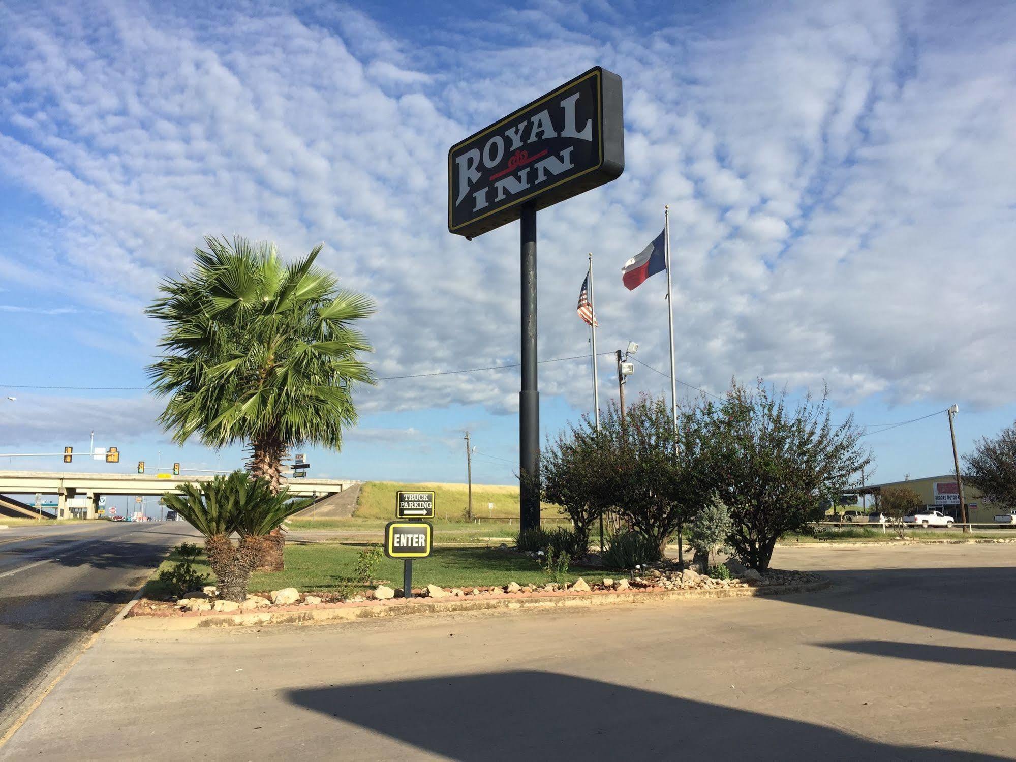Royal Inn Pearsall ภายนอก รูปภาพ